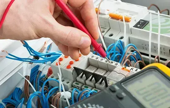 Professional electrician in Brixton